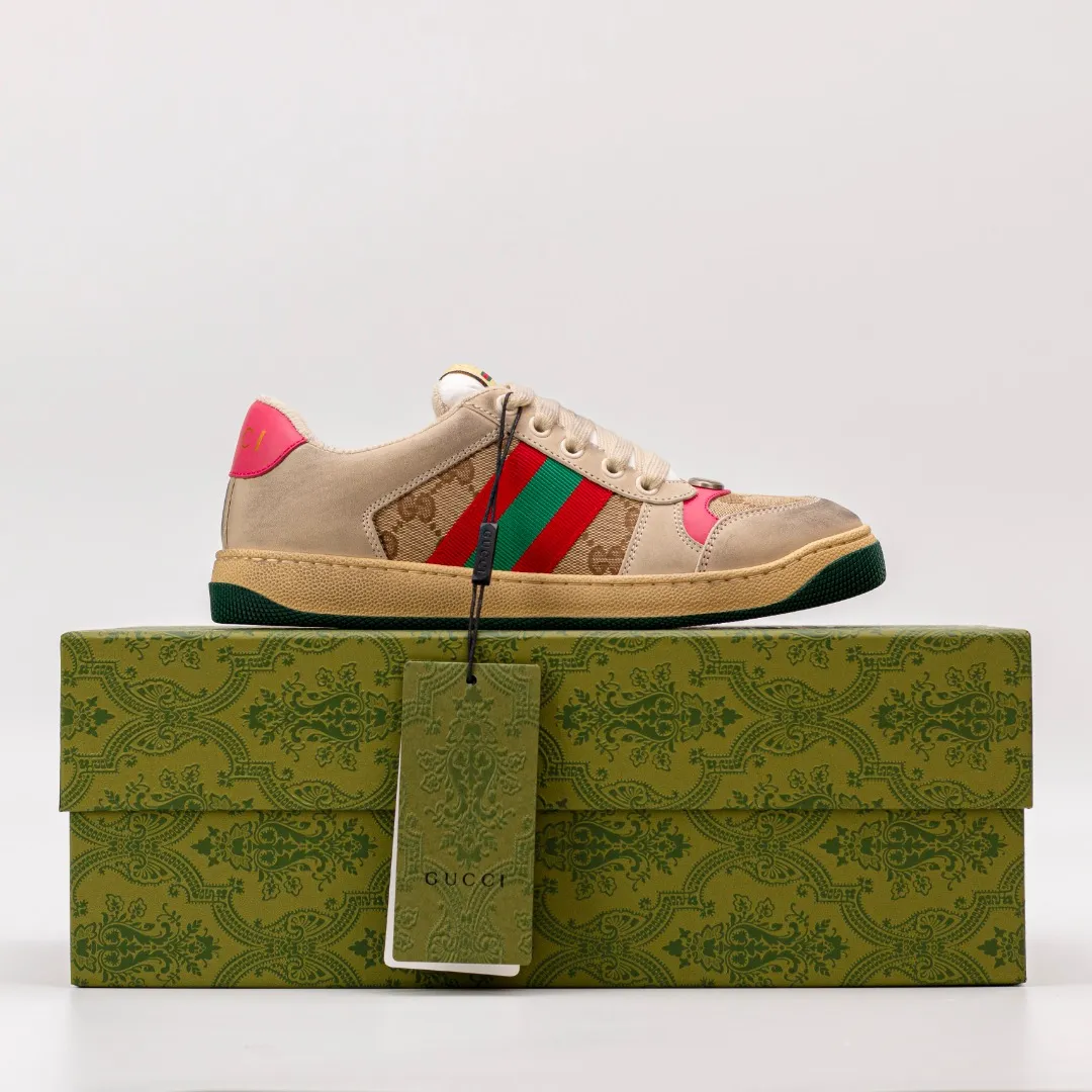 Ex-factory price 620 [Higher version] GUCCI casual sports distressed small dirty shoes, polished cowhide fabric, hand-made distressed effect!  Original terry cloth, delicate, soft, comfortable and breathable. Privately molded steel-stamped two-color original TPU outsole (lower layer is wider, upper layer is narrower) to differentiate the wrong version of the outsole in the market. Fabric, material, outsole, detail comparison SIZE: 34-41, 38-45 regular size (women's 34, 41, men's 38, 45 customized, non-returnable and non-exchangeable) (women's colors and men's models need to be customized)